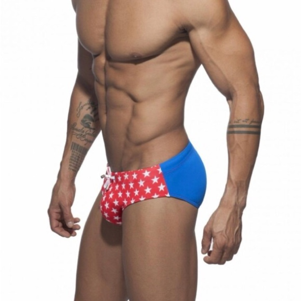 Mens Quick-drying Stars-n-Strip Print Bathing Suit